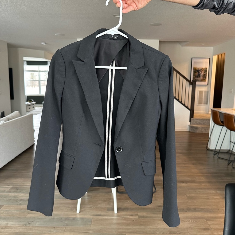 Black Fitted Express Blazer